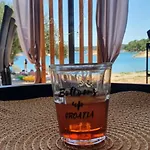 Beachfront Bliss - Vortex2vb * Tisno