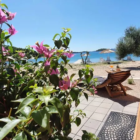 Beachfront Bliss - Vortex2vb * Tisno