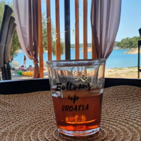 Beachfront Bliss - Vortex2vb * Tisno