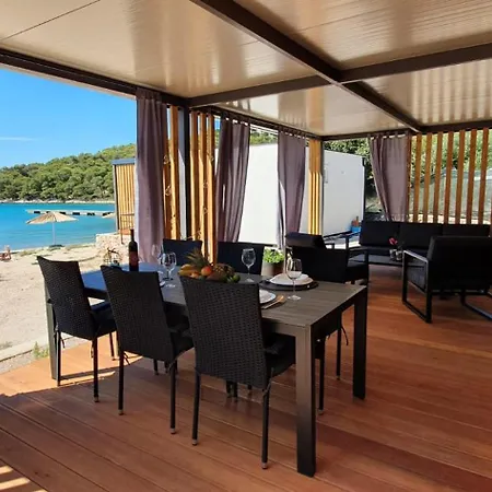 Holiday park Beachfront Bliss - Vortex2vb
