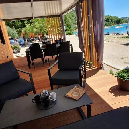 Beachfront Bliss - Vortex2vb Holiday park *