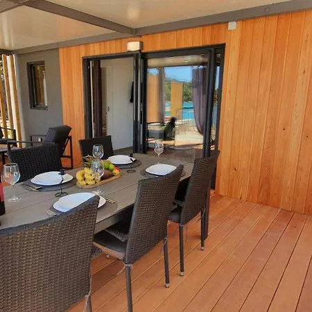 Holiday park Beachfront Bliss - Vortex2vb