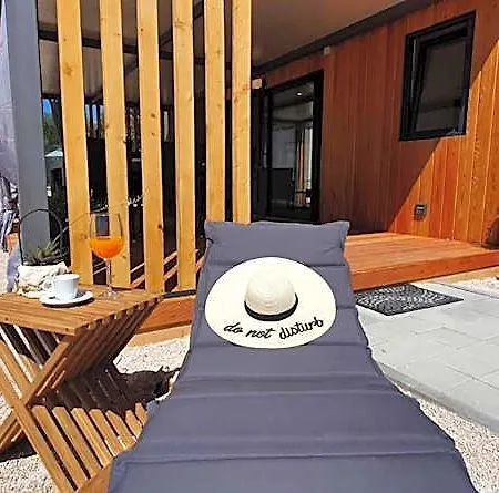 Beachfront Bliss - Vortex2vb * Tisno