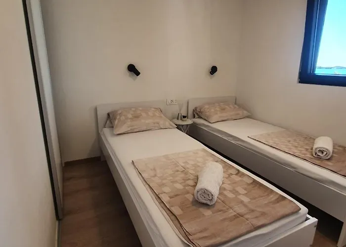 Beachfront Bliss - Vortex2vb * Tisno