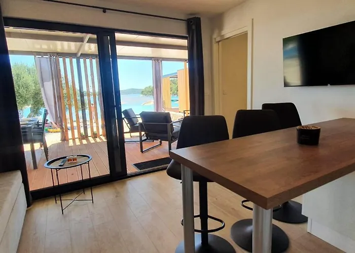 Beachfront Bliss - Vortex2vb Park za odmor Tisno