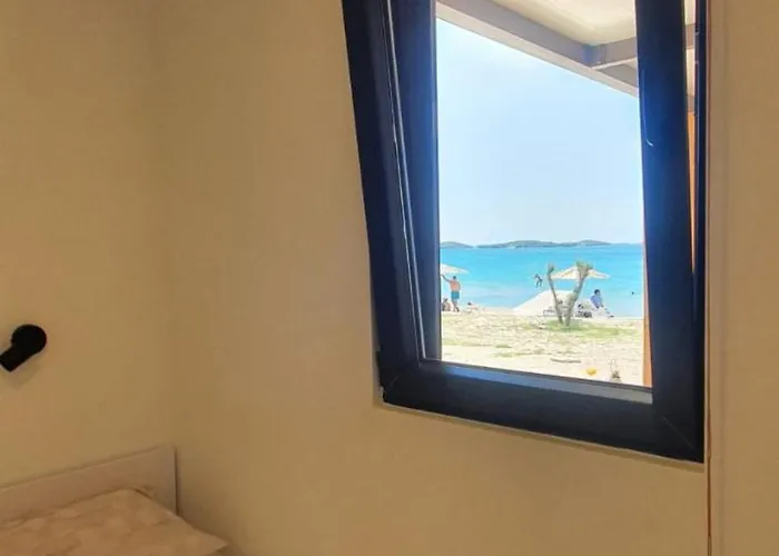 Beachfront Bliss - Vortex2vb * Tisno